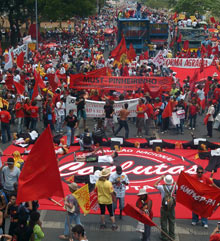 Em Brasília, 16 mil protestaram contra o governo Lula